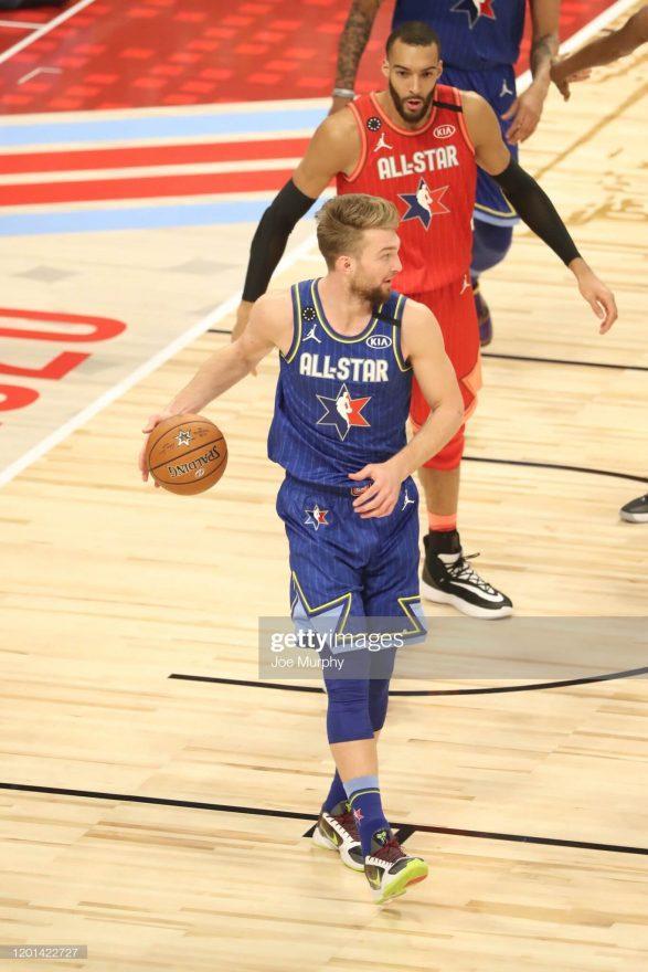 包含全明星赛今夜走向成谜，芝加哥公牛豪取连胜，引发热议，更衣室氛围转暖的词条-九游体育